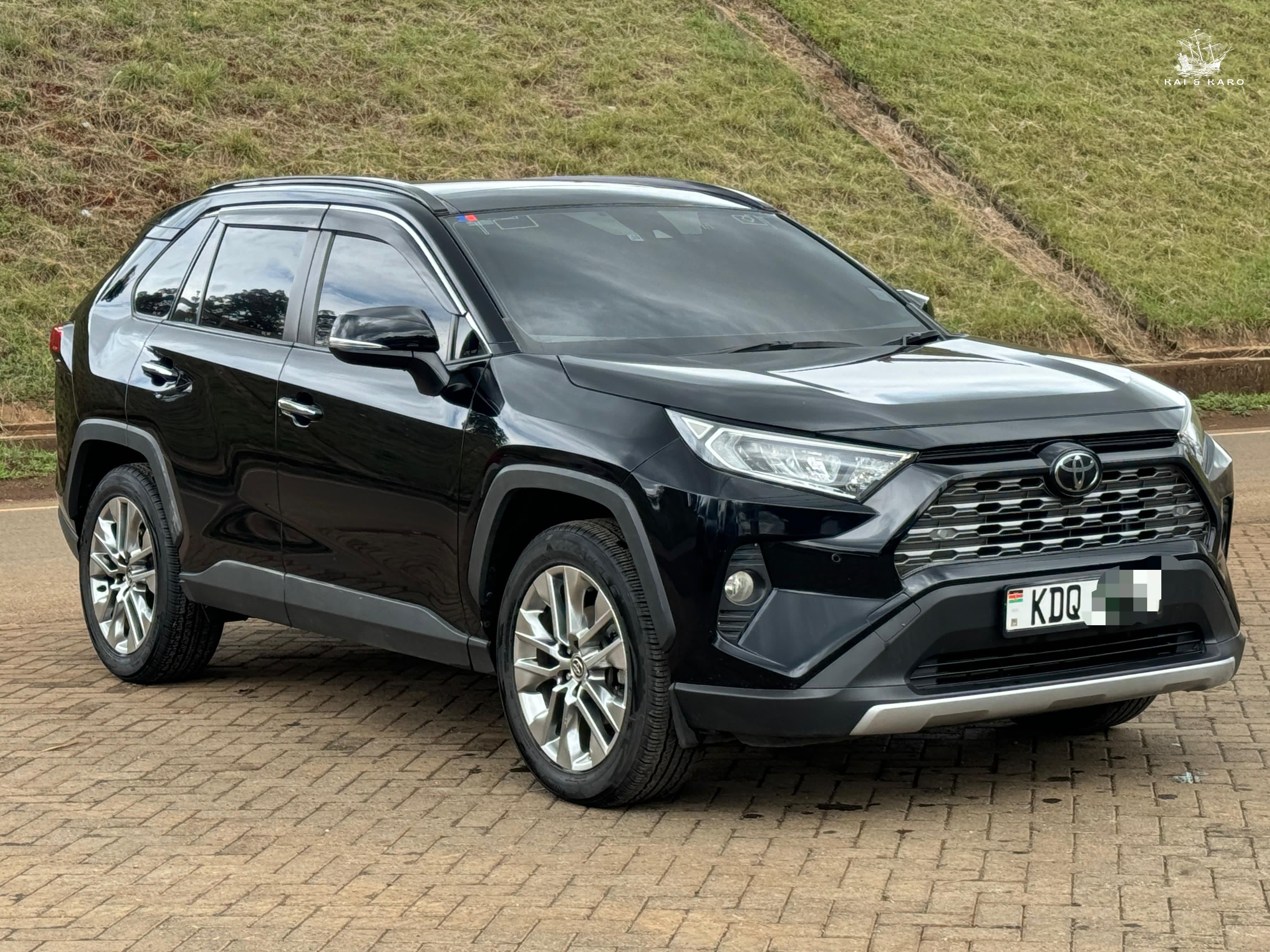 Toyota Rav4 original image, kaiandkaro.com