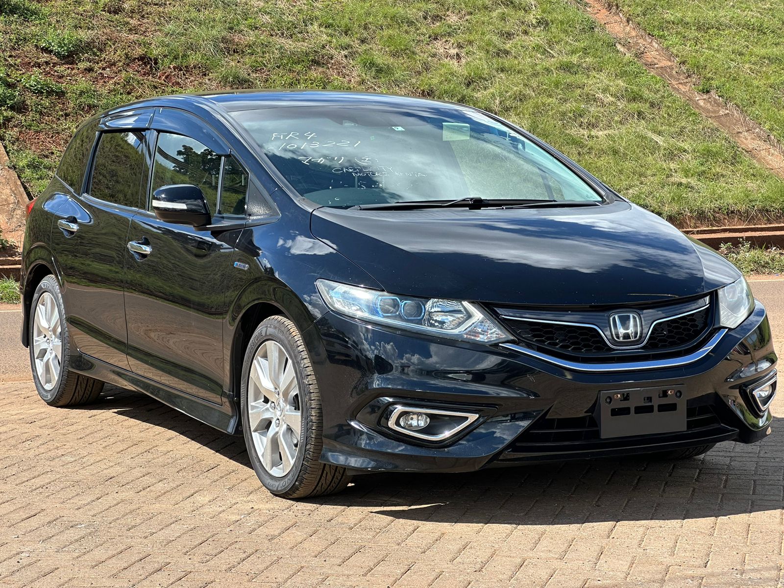 Honda Jade | Kai \u0026 Karo | Car Dealership Kenya | New \u0026 Used Cars for Sale, image size:1600x1200