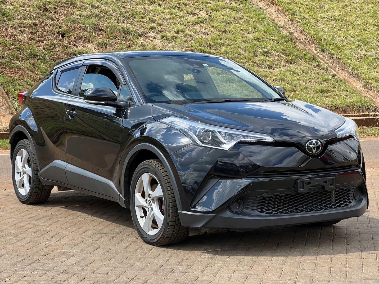 Toyota CH-R original image, kaiandkaro.com