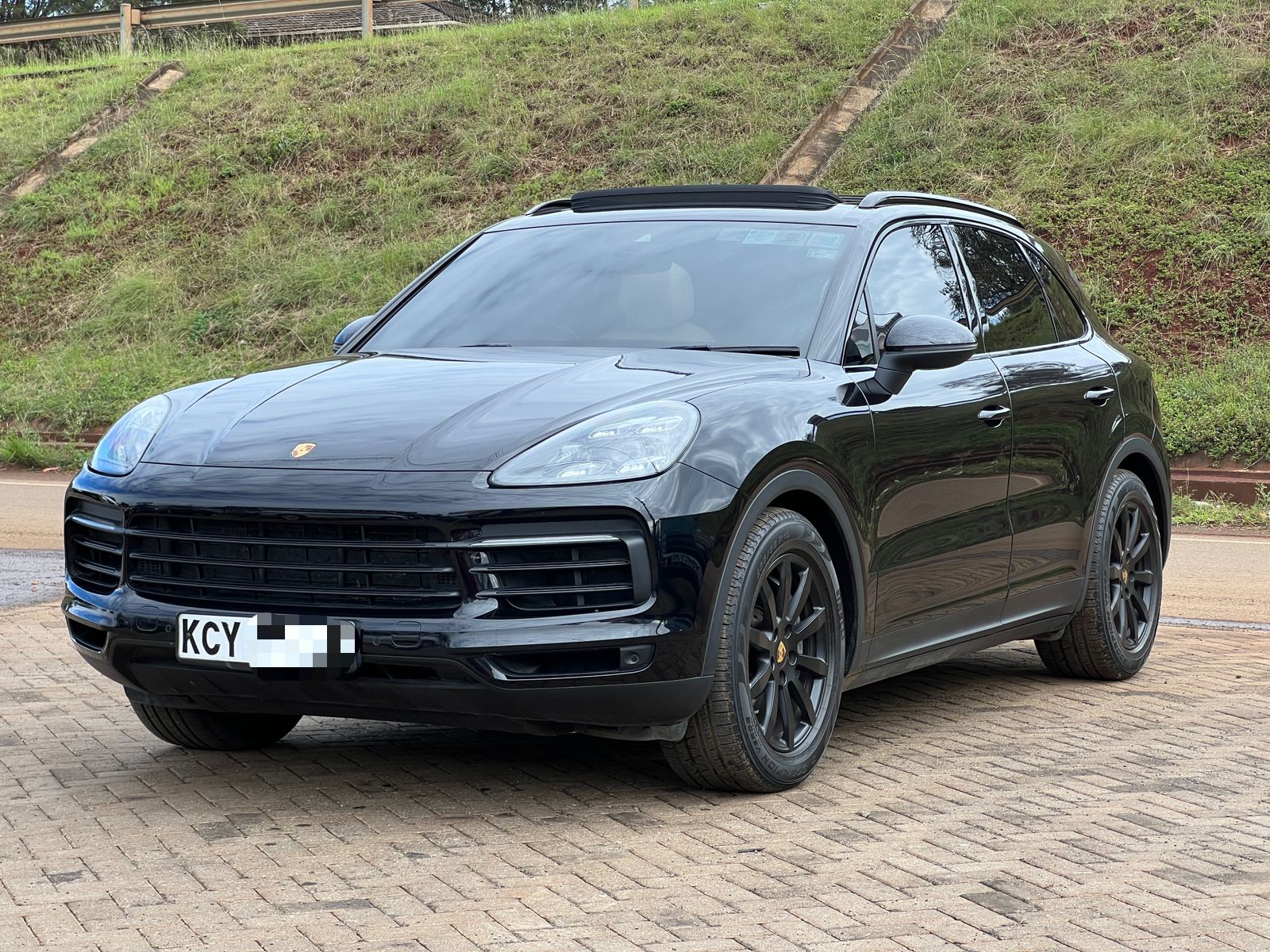 porsche-cayenne-s-original-image-kaiandkaro